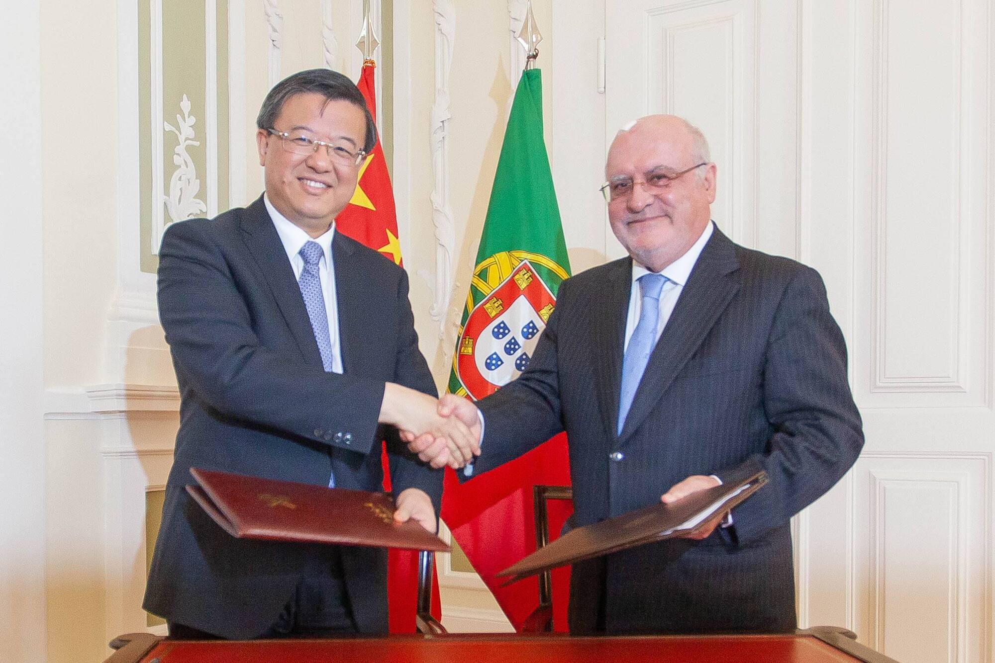 “A China é um mercado interessante para Portugal”, diz Capoulas Santos na assinatura de um Protocolo para o Reforço da Cooperação