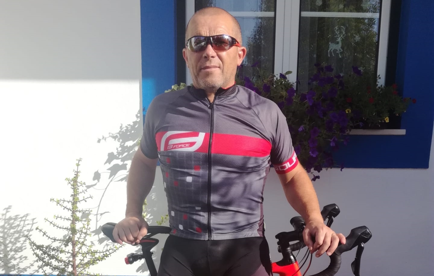Ciclista alentejano realiza uma “volta a Portugal solidária” para angariar fundos para o lar de Reguengos de Monsaraz Ciclista de Reguengos de Monsaraz vai fazer uma Volta a Portugal