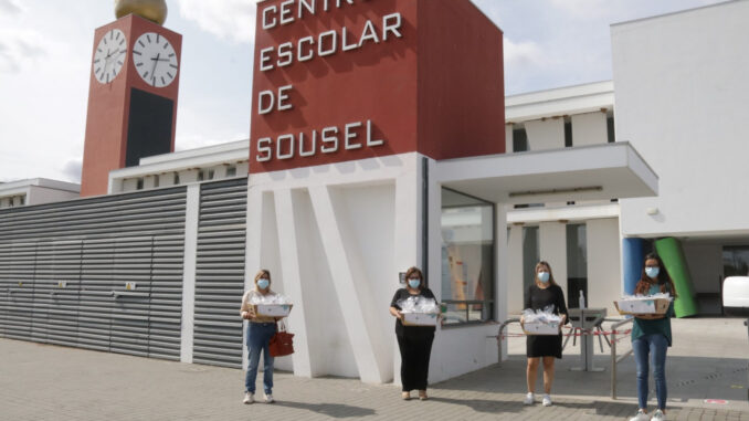 Município de Sousel entregou cheques-oferta e distribuiu kits anti covid nas escolas