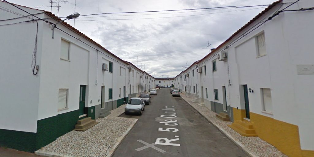 Portas verdes em vila viçosa