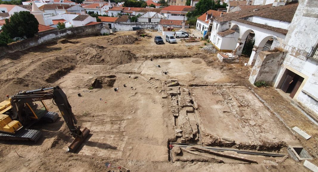 Obras no conceto do Carmo