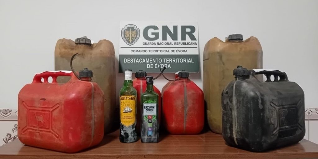 Elvas: Dois homens detidos por suspeita por furto de gasóleo e bebidas alcoólicas
