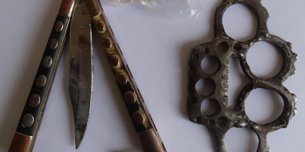 PSP de Évora detém homem por posse de droga e armas proibidas