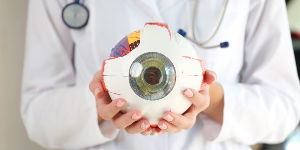 Oftalmologistas alertam para risco de automedicação em tempo de alergias oculares