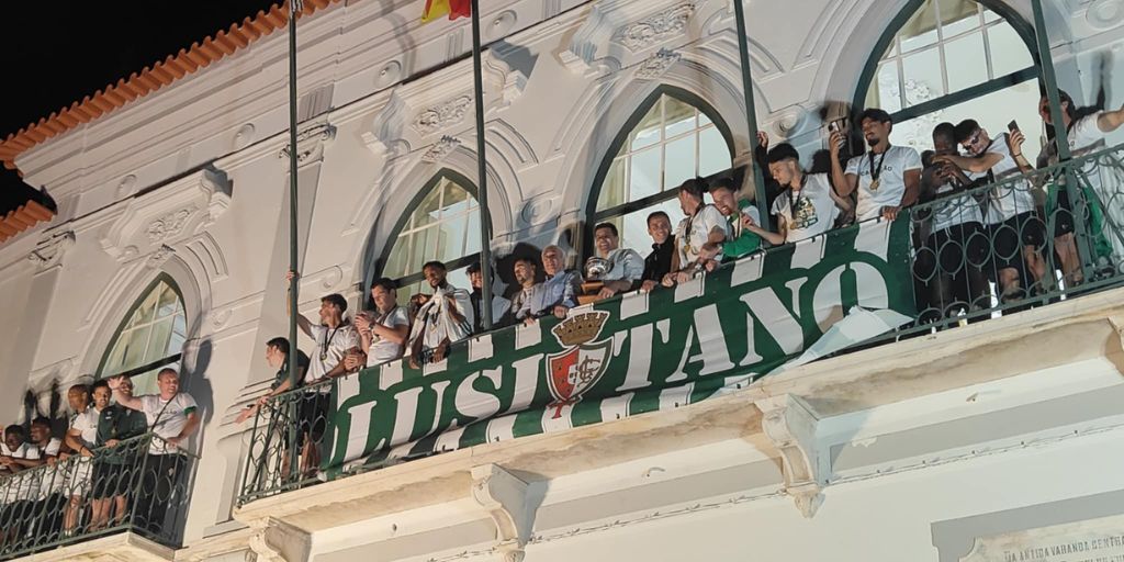 Lusitano de Évora recebido na Câmara Municipal após conquista do Campeonato de Portugal