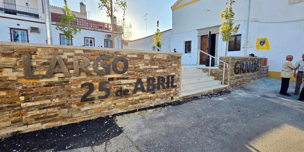Inaugurada requalificação do Lg 25 de Abril na Granja (Mourão), após investimento de 90 mil euros