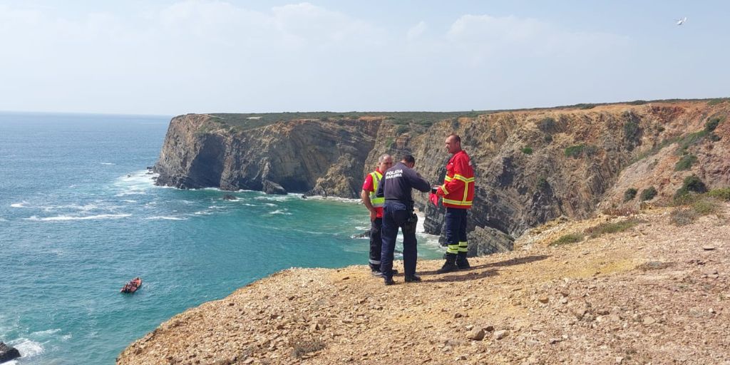 Homem resgatado na praia do Tonel, em Odemira
