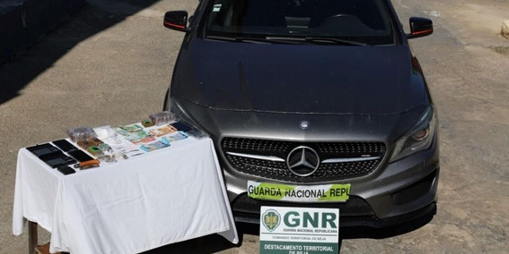 GNR detém dois suspeitos de tráfico em Beja e apreende resina de canábis e cocaína