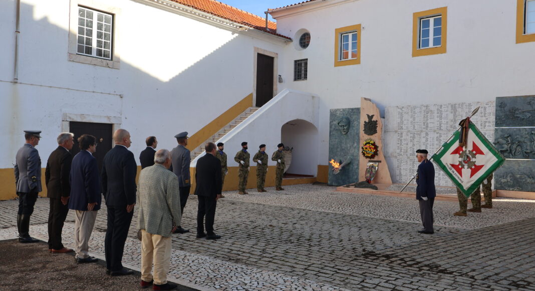 Cerimónia do Dia de Finados homenageou combatentes no Regimento de Cavalaria n.º 3 em Estremoz