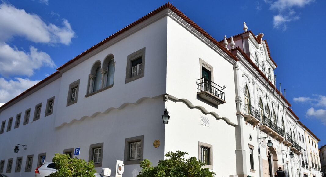 Carlos Zorrinho define distribuição de pelouros na Câmara de Évora para o mandato 2025-2029