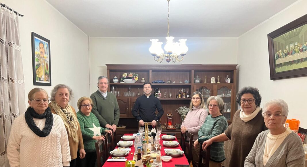 Párocos da Unidade Pastoral de Mora convidam pessoas que se sintam sozinhas para Ceia de Natal na Casa Paroquial