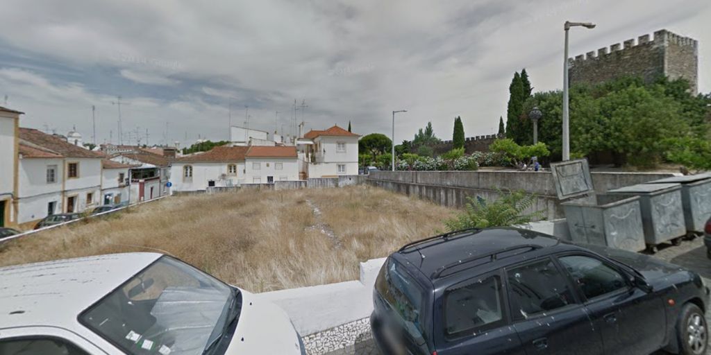 Vila Viçosa: Autarquia adquire lote no centro histórico para construir parque de estacionamento de dois pisos