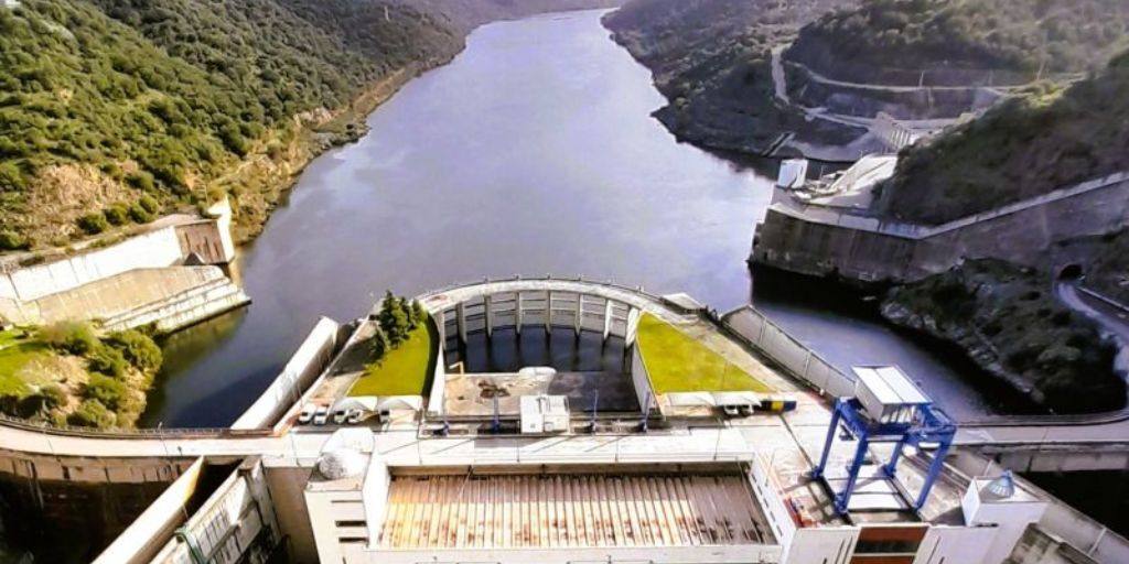 Central de Alqueva funciona como bateria natural e ajuda a equilibrar a rede elétrica em picos de consumo
