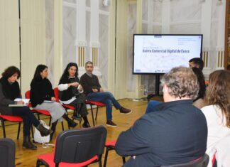 Município de Évora e AHRESP promovem projeto digital para lojas e serviços do centro histórico Município de Évora e AHRESP promovem projeto digital para lojas e serviços do centro histórico
